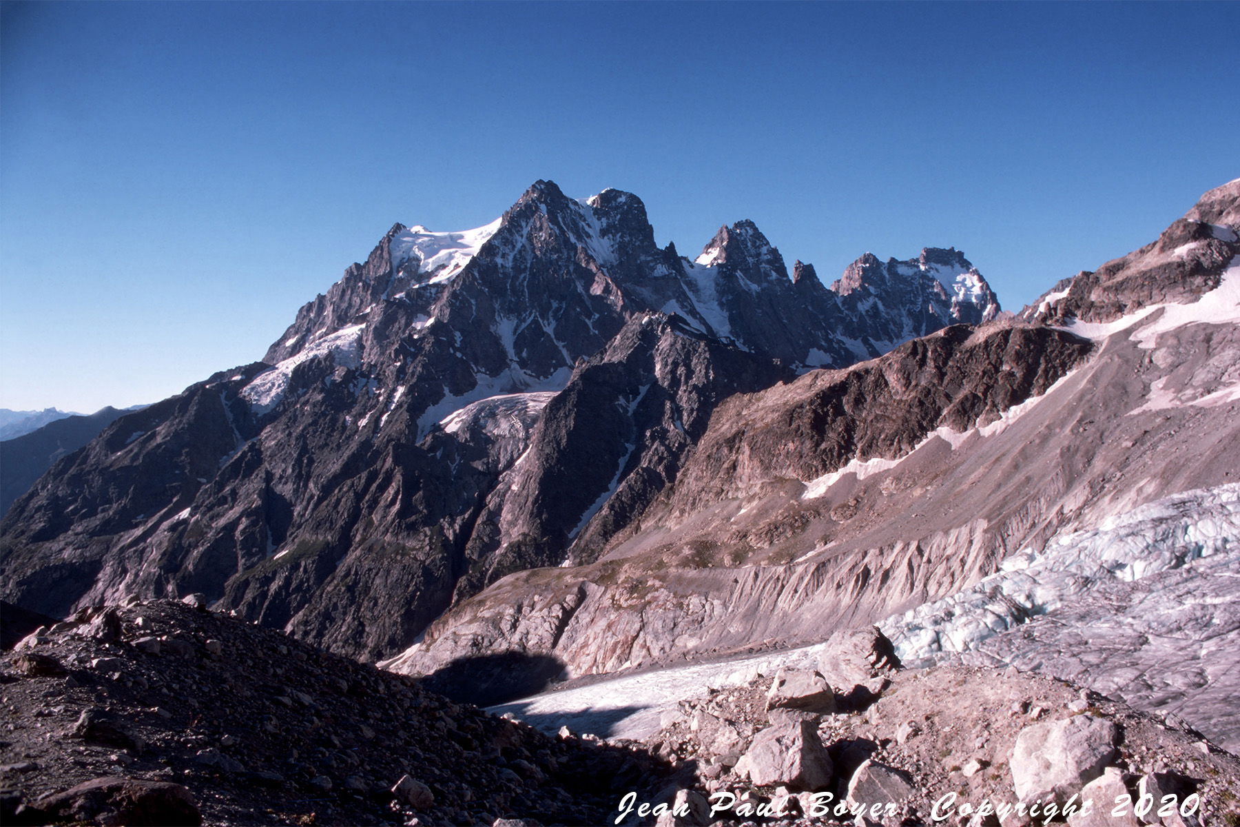 Parc des Ecrins Le Pelvoux 3943m, Pic sans Nom, Ailefroide depuis l'ancien refuge Tuckett