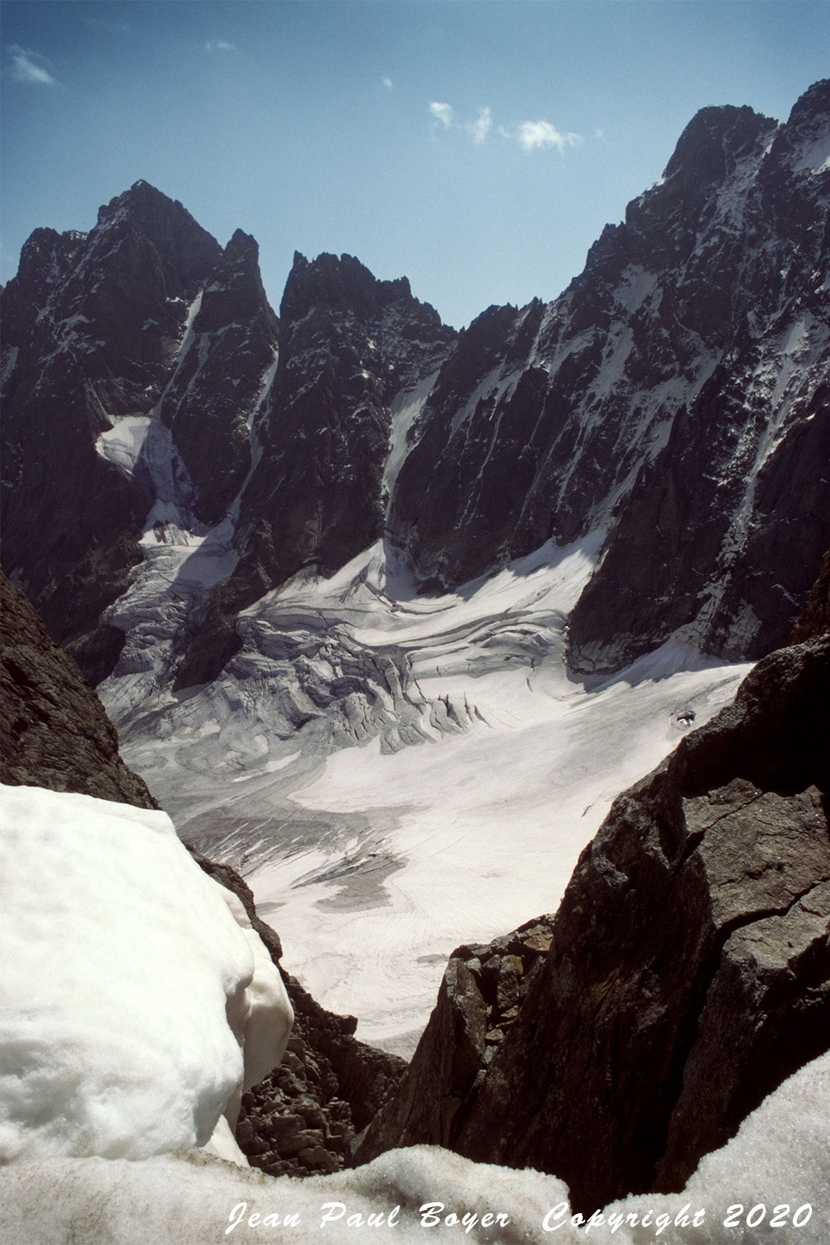 Parc des Ecrins au col de la Temple 3321m, vue sur l'Ailefroide, le Coup de Sabre, le Pic Sans Nom et le Glacier Noir