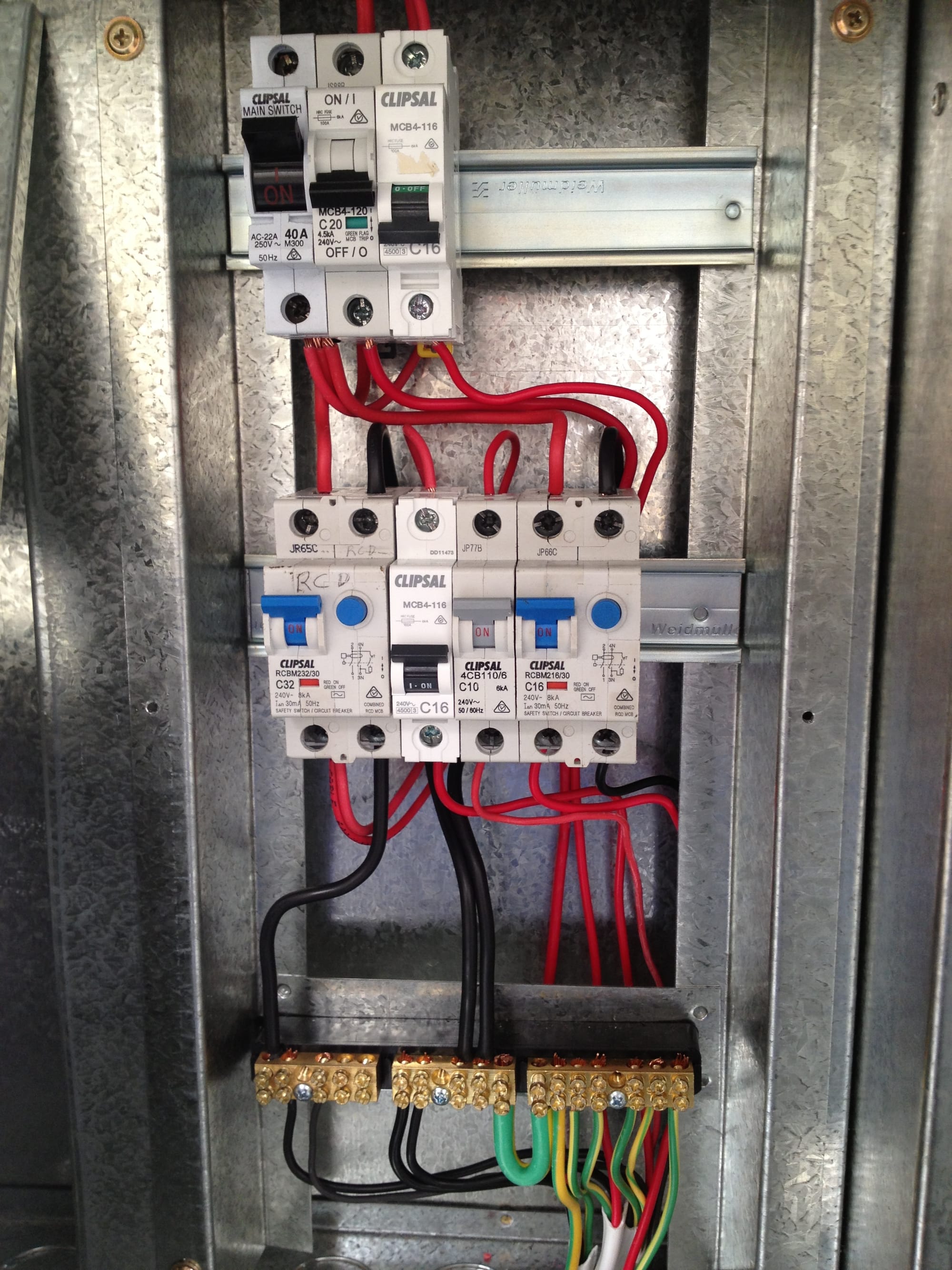 UEENEEG063A (UEEEL0003)- Arrange circuits, control and protection for general electrical circuits