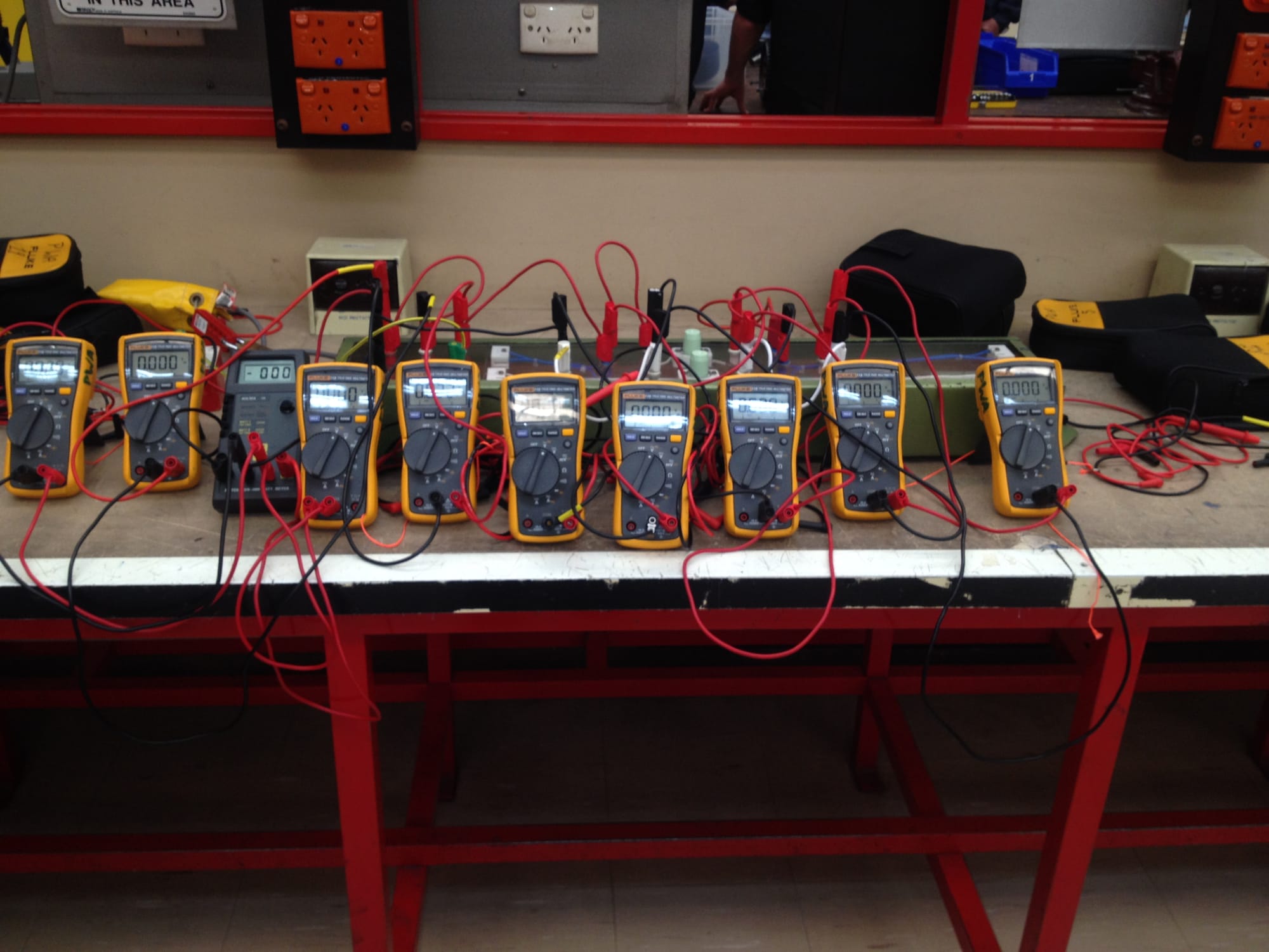 UEENEEG102A (UEEEL0020) - Solve problems in low voltage a.c. circuits