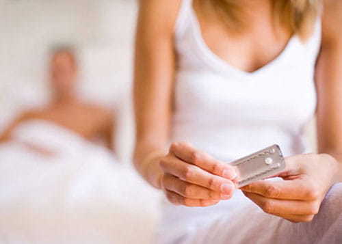 Sau quan he bao lau uong thuoc tranh thai khan cap