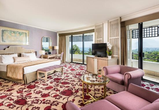 غرف منتجع ريكسوس داون تاون في انطاليا 