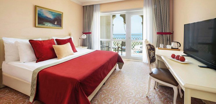 لارا انطاليا