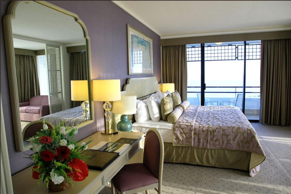 بكج 3 ليال فاخر في منتجع ريكسوس داون تاون في انطاليا 