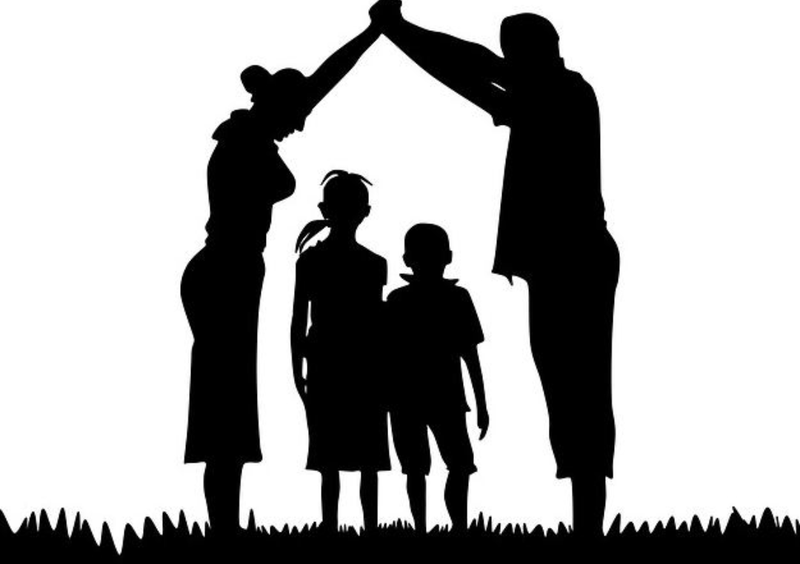 “LE COPPIE GAY NON SONO FAMIGLIE”: LA CONSULTA BOCCIA L’OMOGENITORIALITÀ