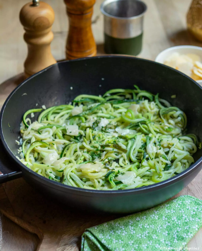 Une recette de pâtes sans gluten mais tout aussi délicieuses : les spaghetti de courgettes à la crème de coco (2)