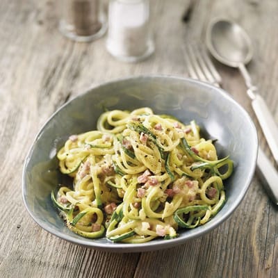 Carbonara aux courgettes et nouilles japonaises soba