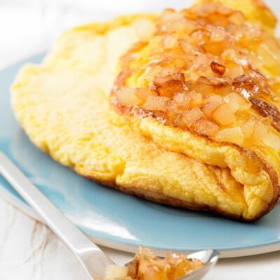 Omelette au muesli et pomme