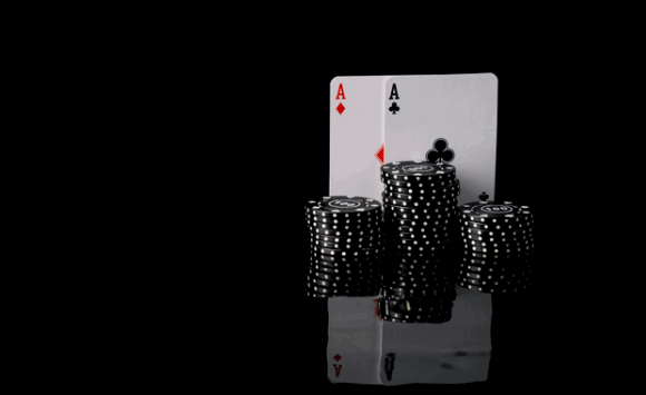 Cara Mengelola Tumpukan Keripik Poker Anda untuk Bermain Main Poker Online