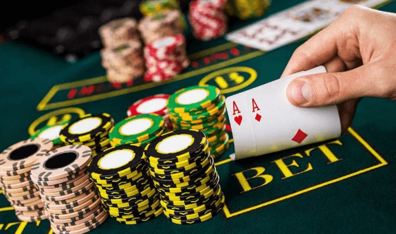 Poker Online Atau Poker Langsung?