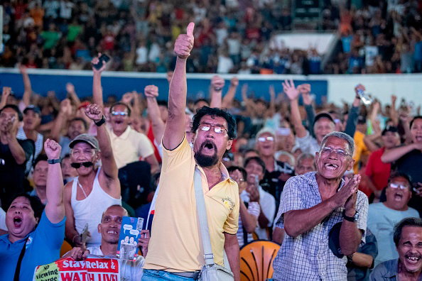 ปาเกียว ใจดีบริจากให้เต็มที่