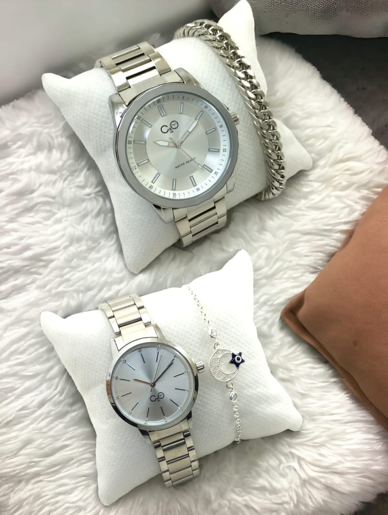 reloj con pulseras - abril