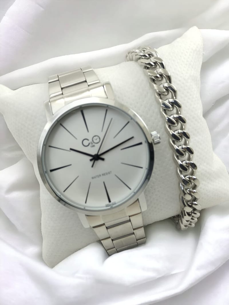 reloj con pulseras - abril