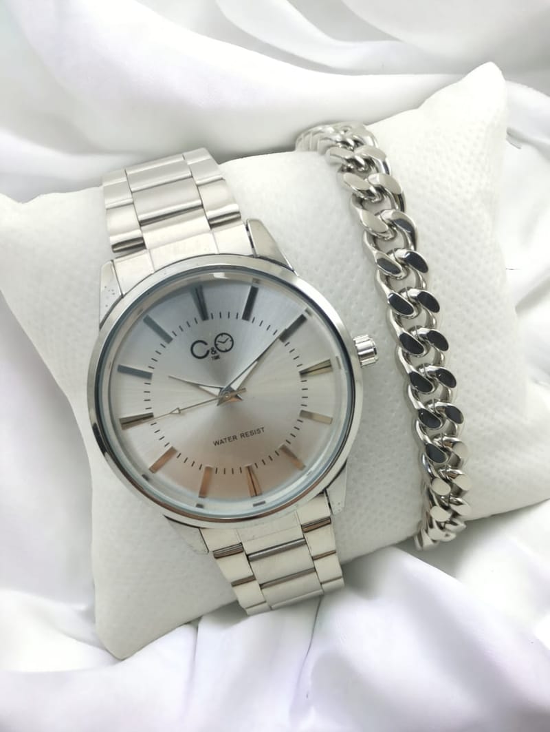 reloj con pulseras - abril