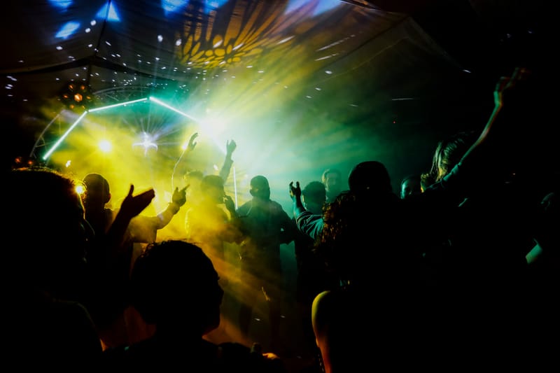 עדי & מקסוול