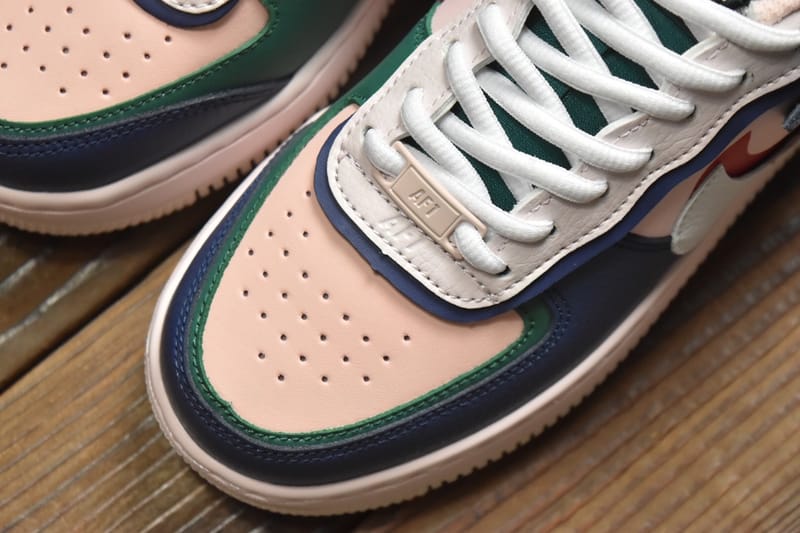 AF1 has features that resembles the Chicago