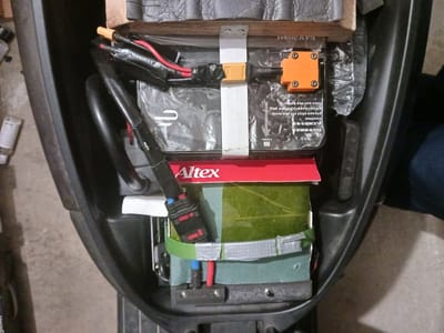 Utilisation de la batterie secondaire Ecooter avec la batterie DIY