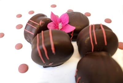 Select The Best Cake Shop To Buy Your Favorite Macarons Canary Wharf