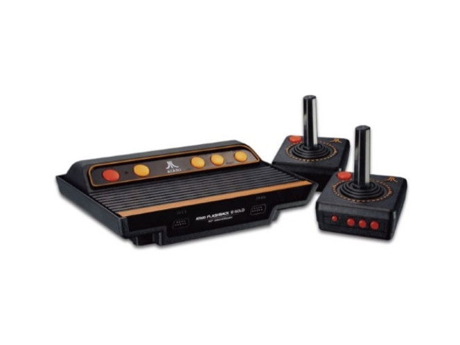 Atari fait sensation en lançant, 30 ans après, une toute nouvelle cartouche de jeu spécialement conçue pour la mythique console Atari 2600.