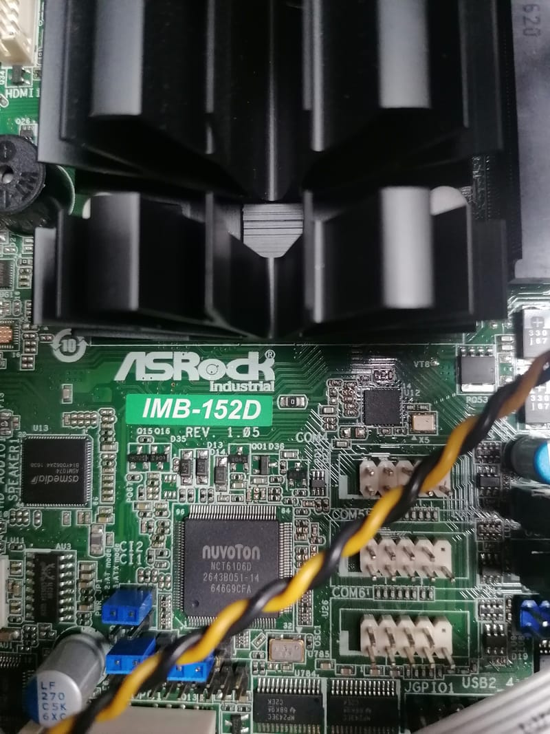 Quand la Technologie A Besoin d'Aide: Images de Réparations d'Ordinateurs