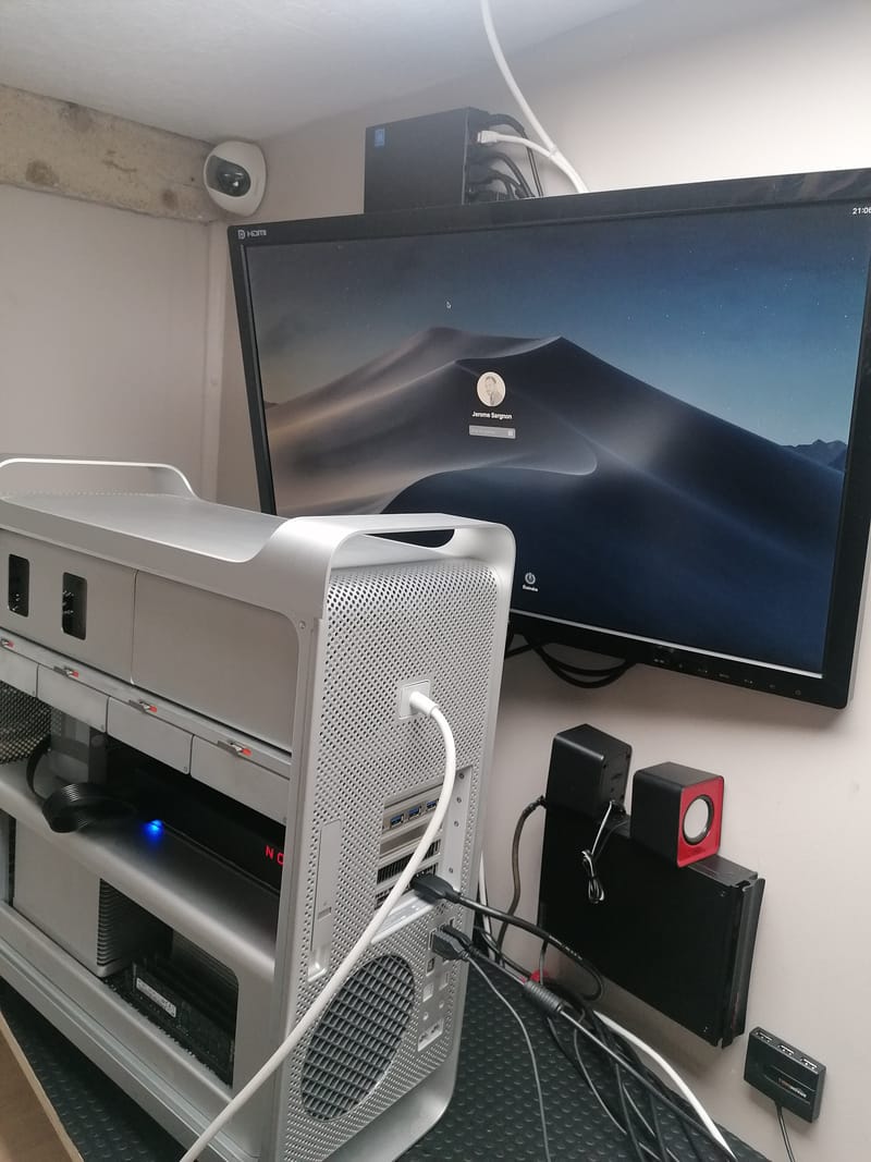 Quand la Technologie A Besoin d'Aide: Images de Réparations d'Ordinateurs