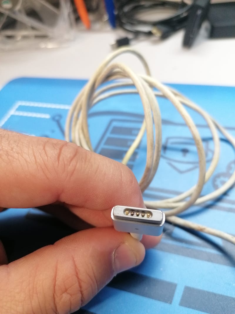 Au Coeur de la Technologie : Photos de Micro-Soudure Réparatrice