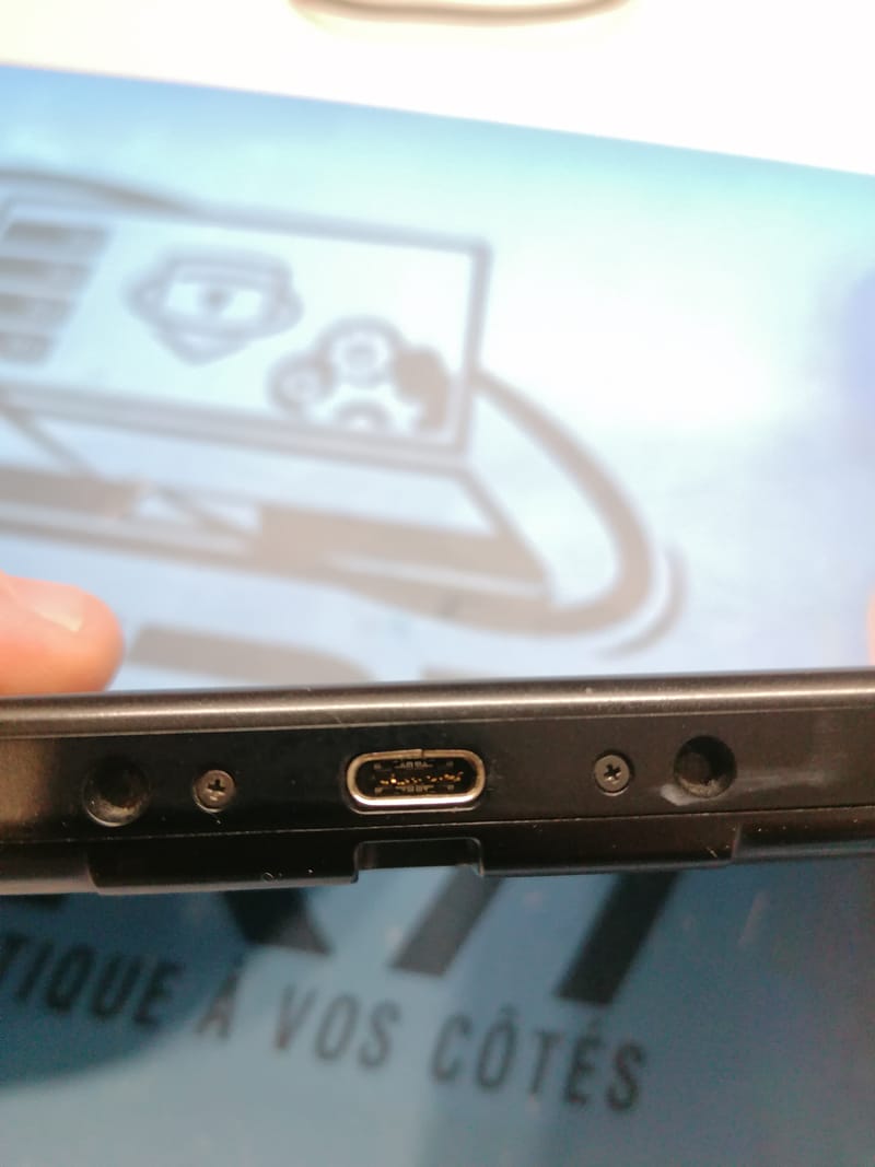 Au Coeur de la Technologie : Photos de Micro-Soudure Réparatrice