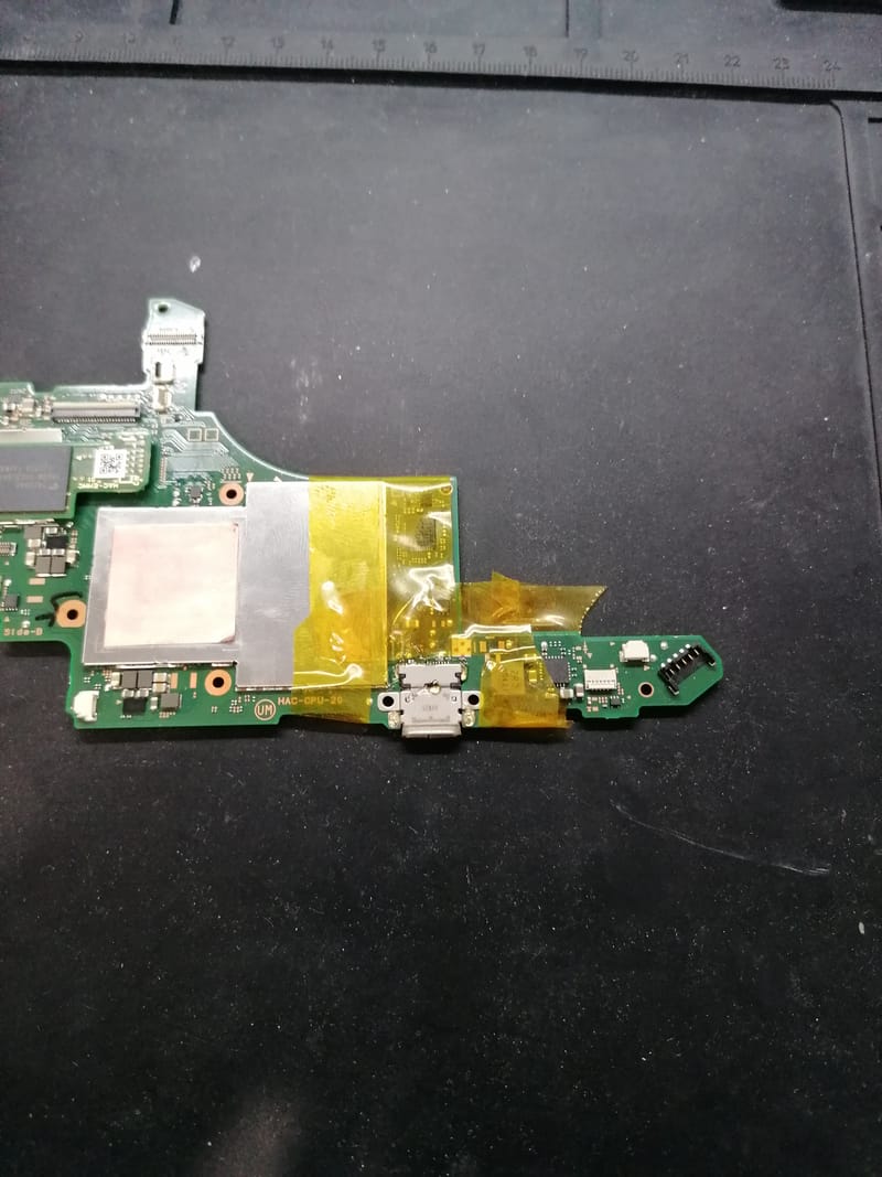 Au Coeur de la Technologie : Photos de Micro-Soudure Réparatrice