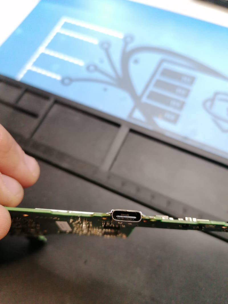 Au Coeur de la Technologie : Photos de Micro-Soudure Réparatrice