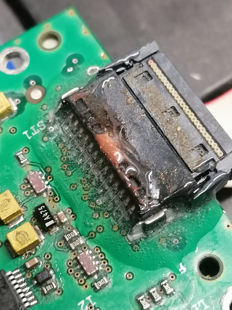 Au Coeur de la Technologie : Photos de Micro-Soudure Réparatrice