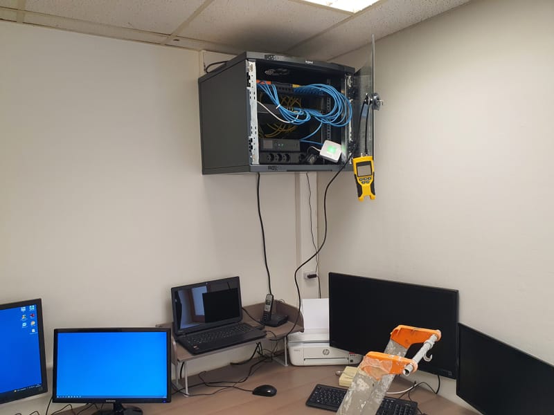 Tous Connectés : Instantanés de Brassage et Réseaux