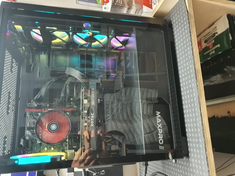 Quand la Technologie A Besoin d'Aide: Images de Réparations d'Ordinateurs