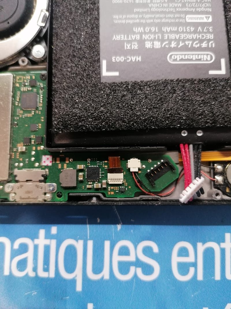 Restaurer le Plaisir du Jeu : Instantanés de Réparation de Consoles