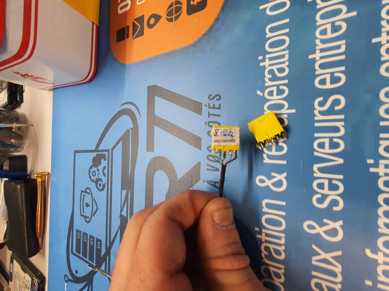 Au Coeur de la Technologie : Photos de Micro-Soudure Réparatrice