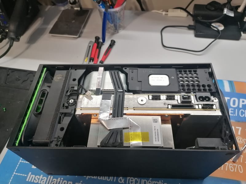 Restaurer le Plaisir du Jeu : Instantanés de Réparation de Consoles