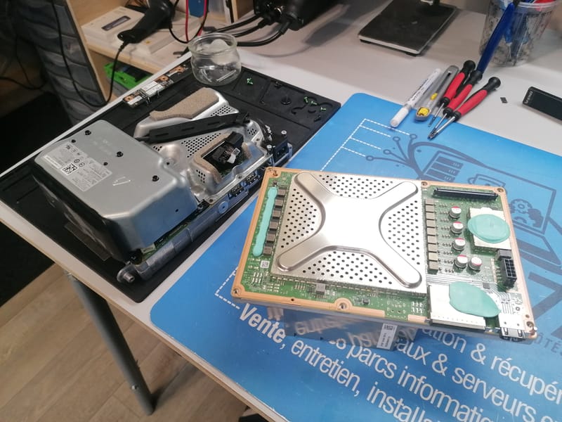 Restaurer le Plaisir du Jeu : Instantanés de Réparation de Consoles