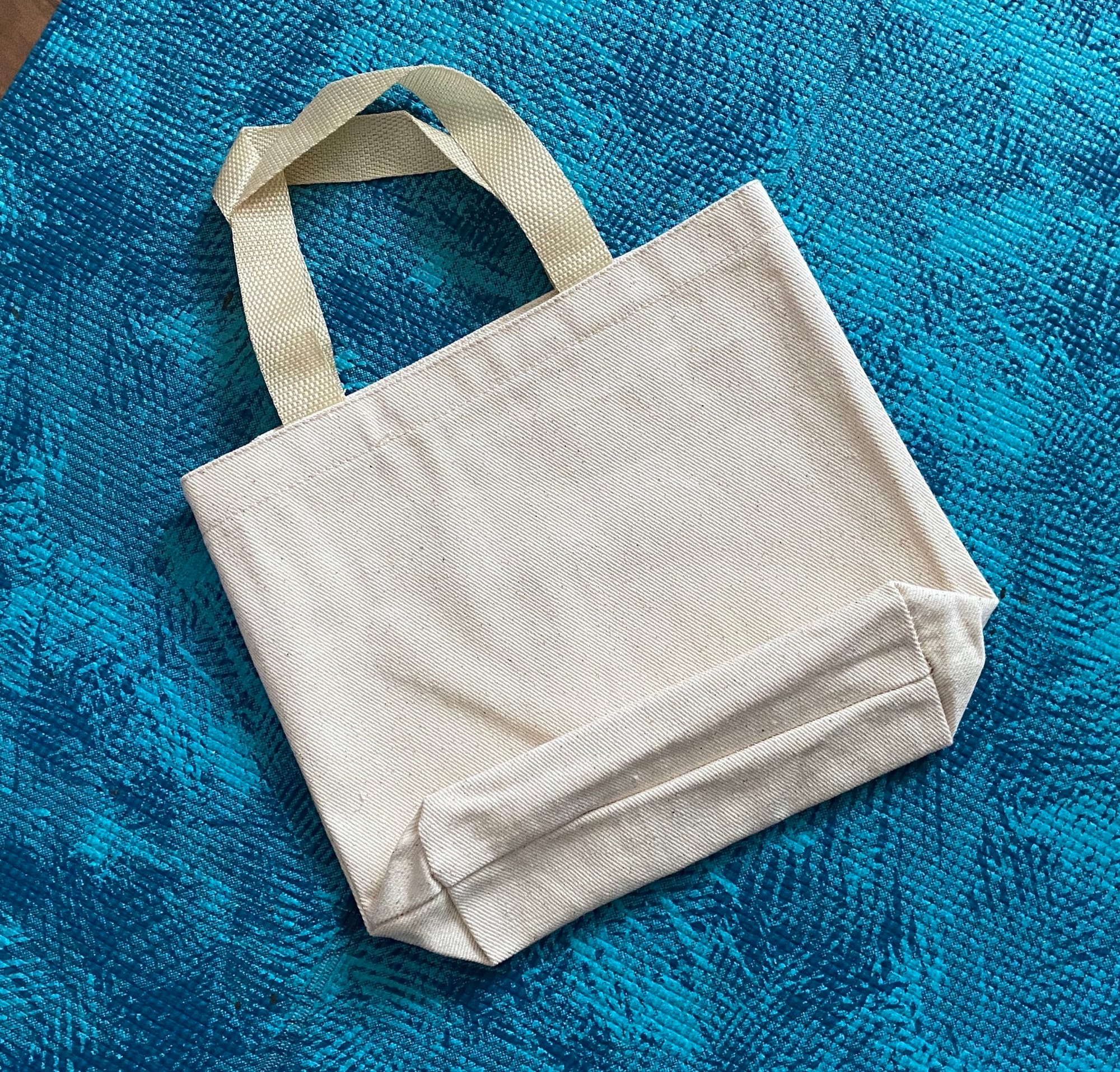 Medium shopping bag with round base (horizontal)