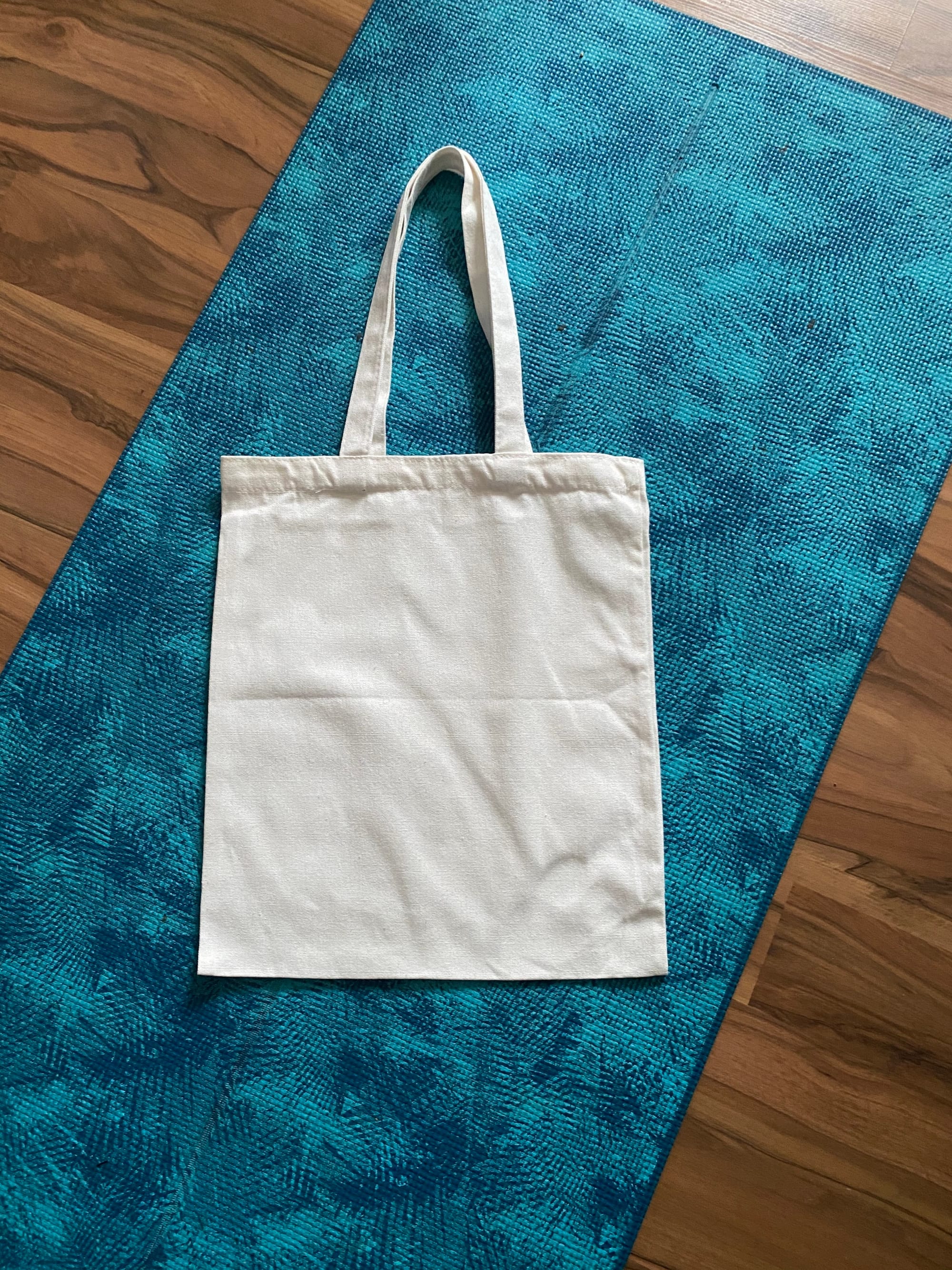 Medium shopping bag without button/zip