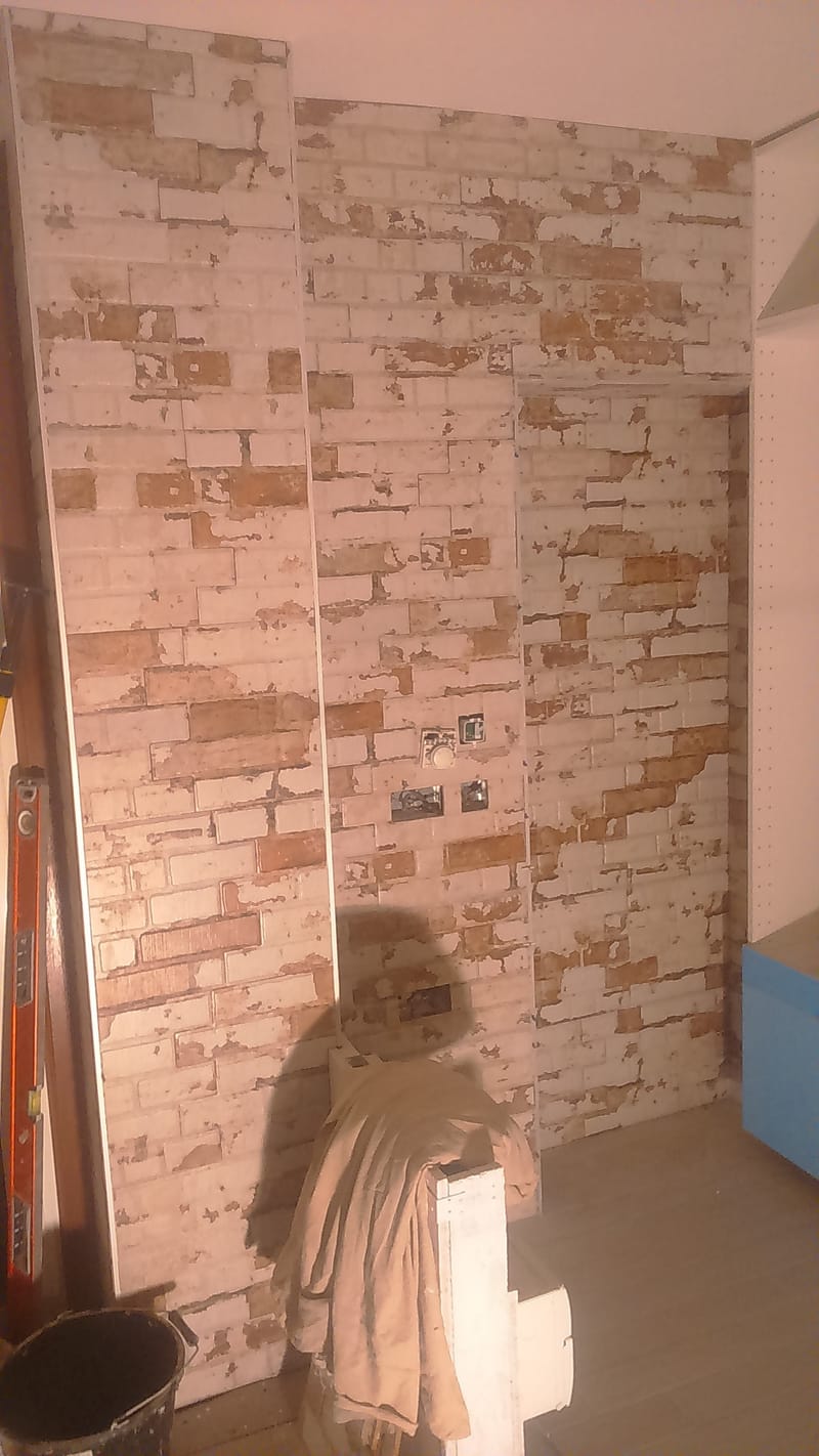 Įvairaus tipo plytelių klijavimas