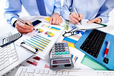 Tại sao doanh nghiệp cần thuê dịch vụ kế toán ngoài?