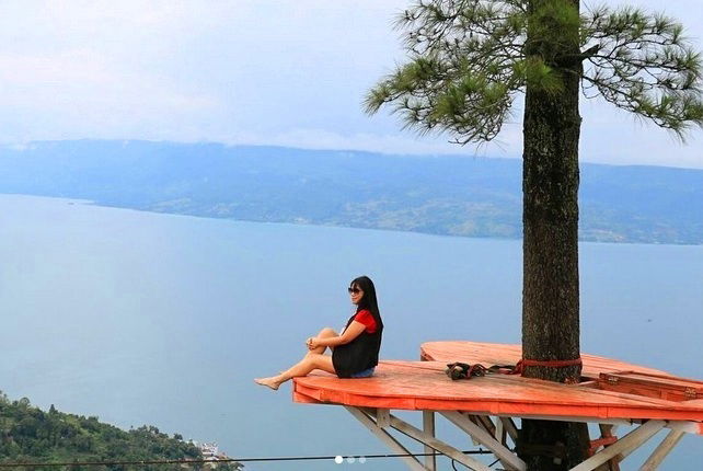 PAKET TOUR MEDAN DANAU TOBA