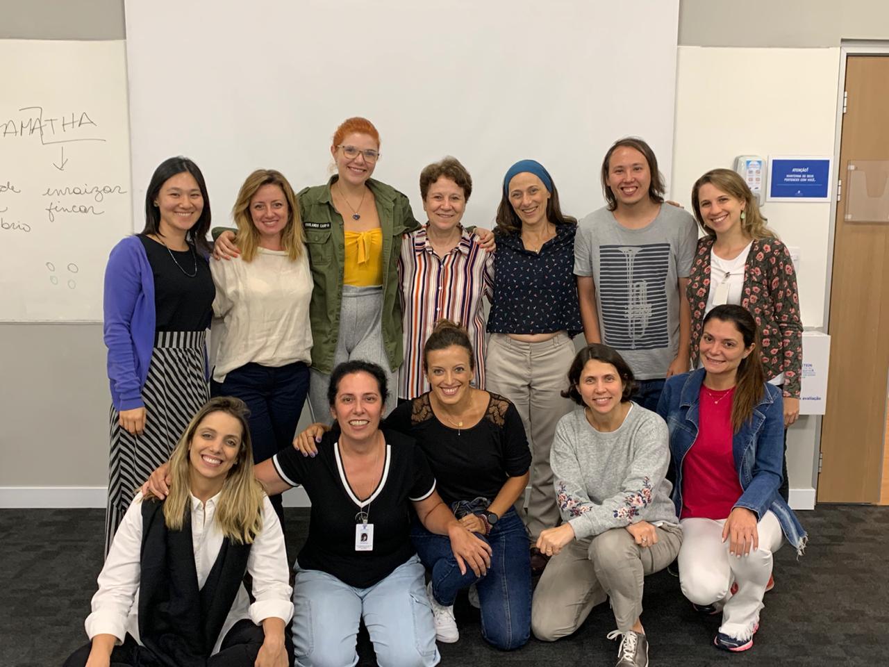 Aula com a Prof. Lia Diskin (Associação Pallas Athena) na Pós-Graduação em Medicina Integrativa.