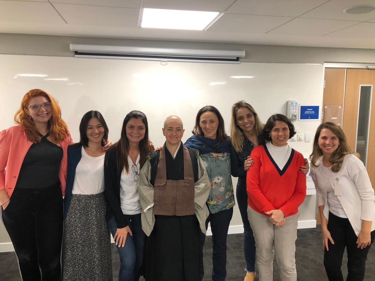 Palestra com a Monja WAHO da ordem Budista ZaZen SP na Pós-Graduação em Medicina Integrativa HIAE.