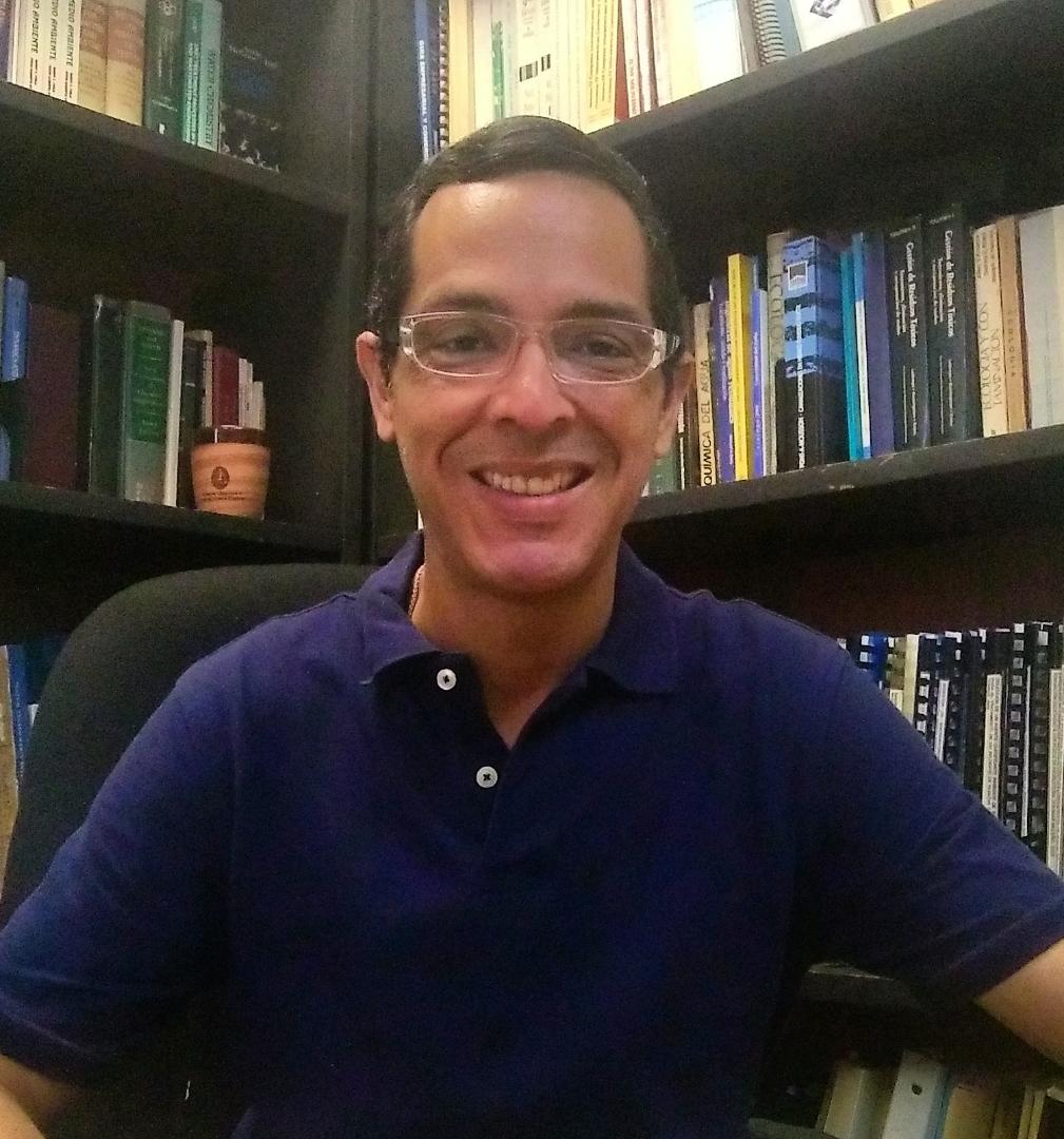 Dr. Gustavo Morillo
