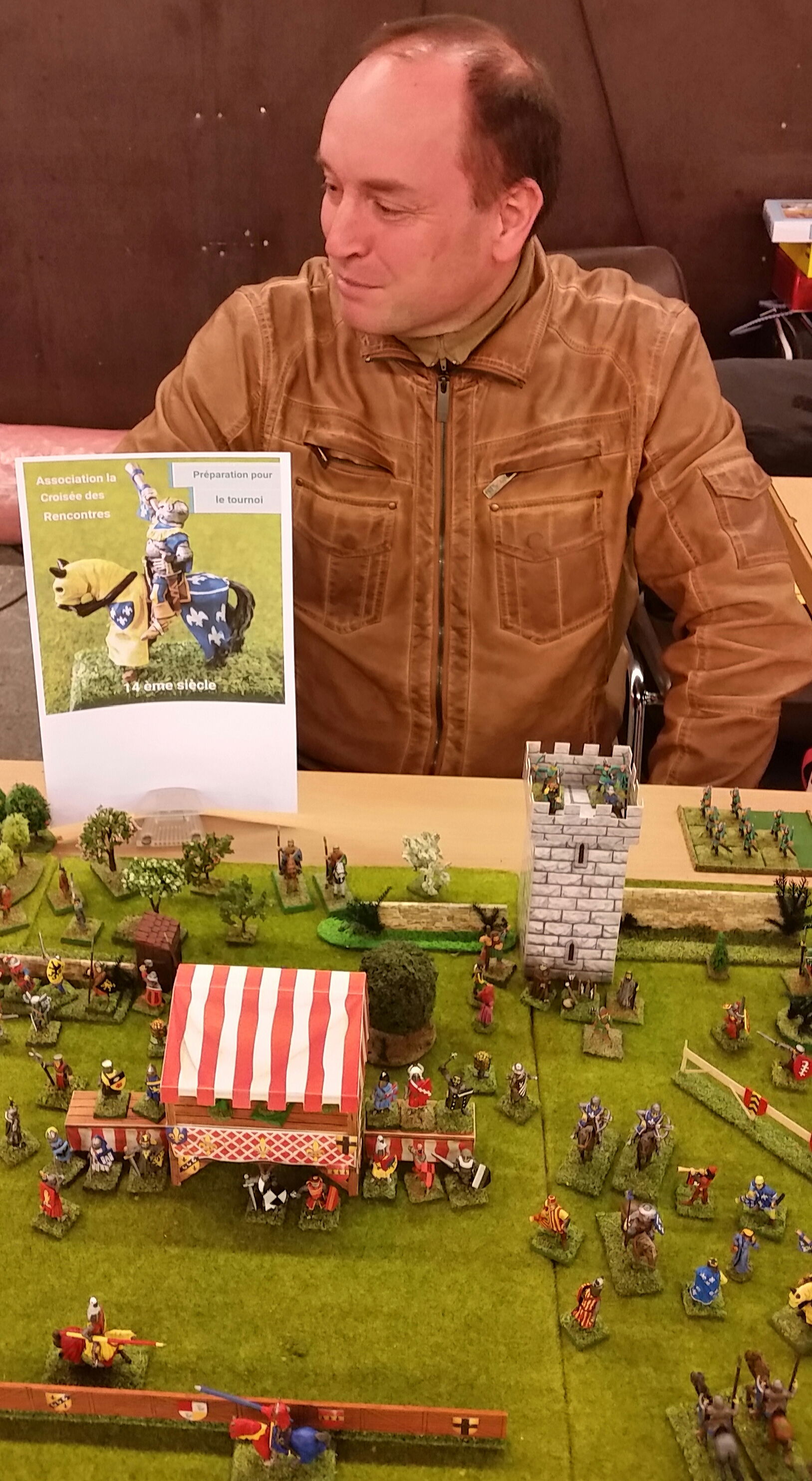 Membres de l'association et invités sur les stands