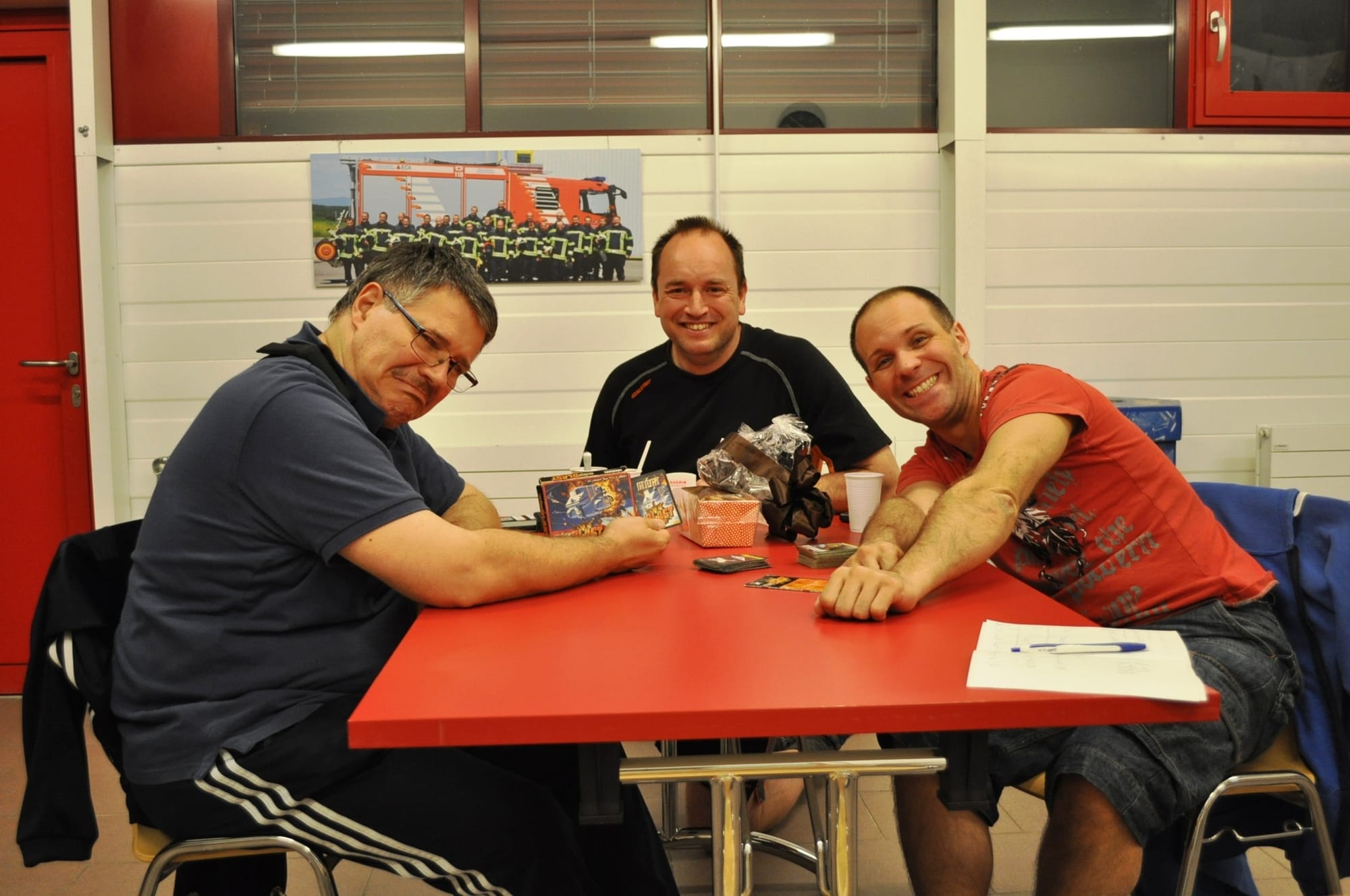 Membres de l'association et invités sur les stands