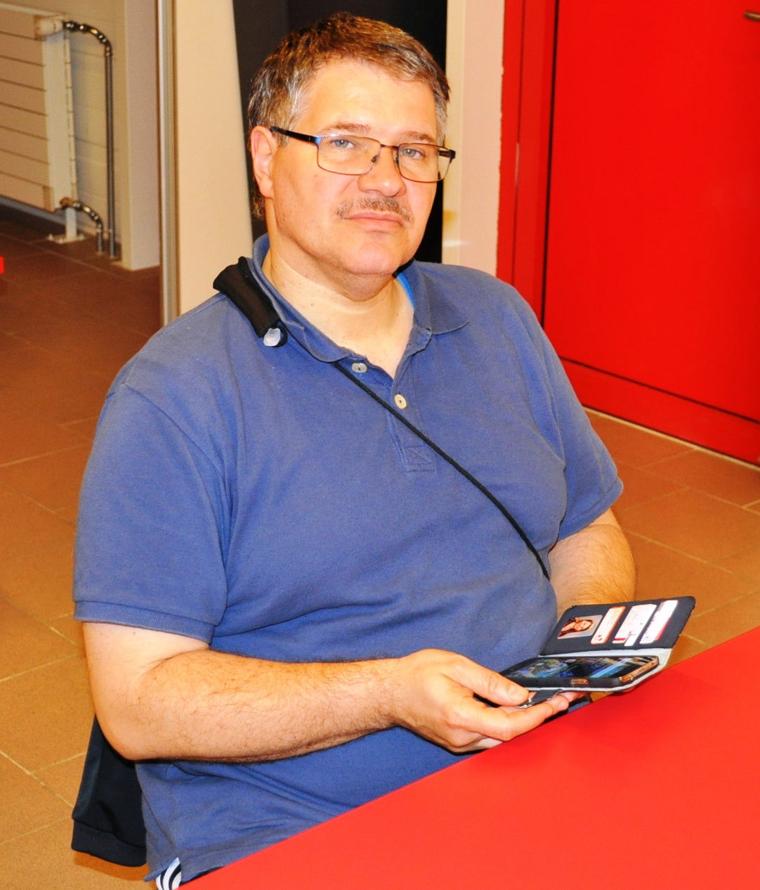 Membres de l'association et invités sur les stands