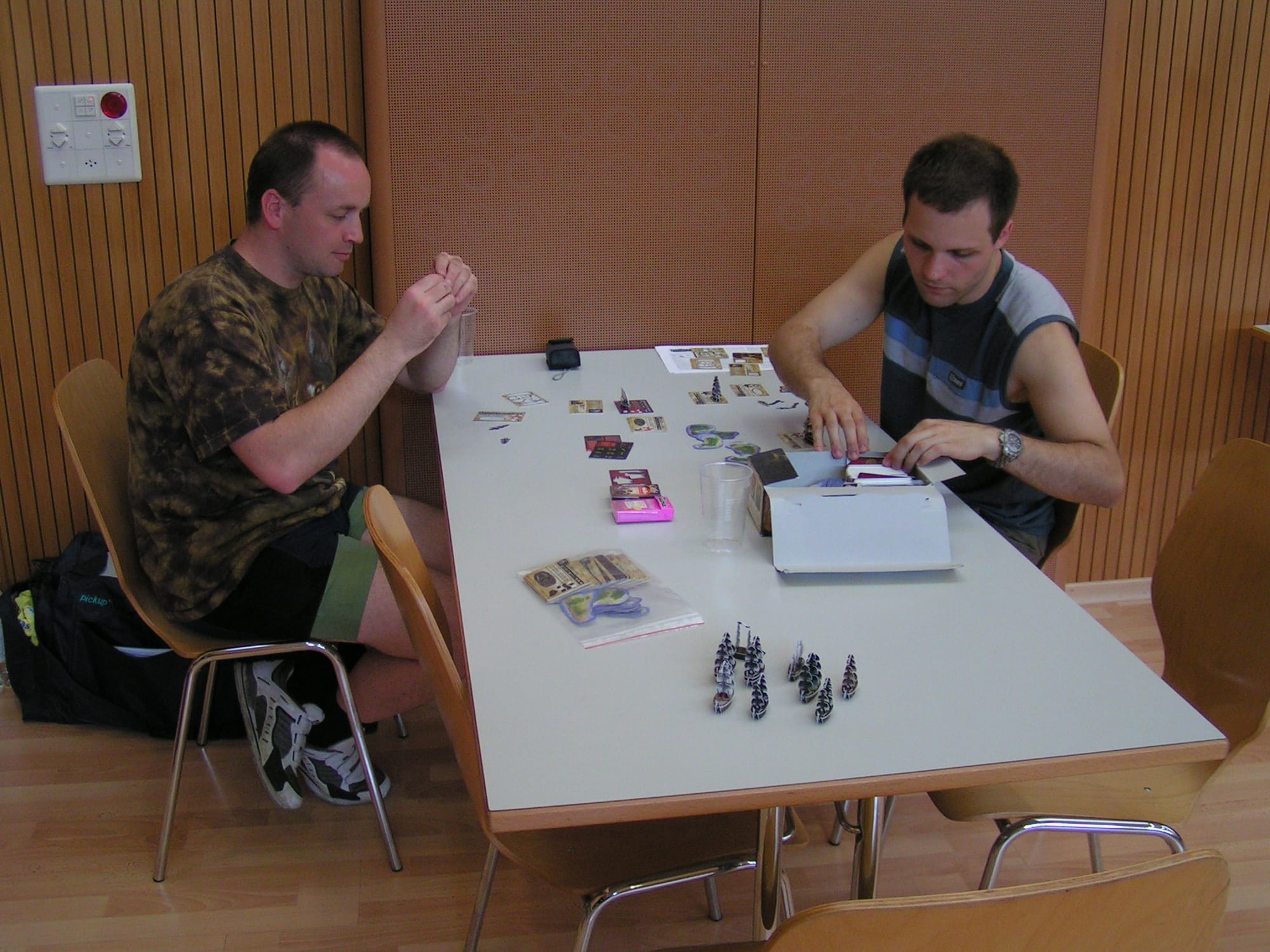 Membres de l'association et invités sur les stands