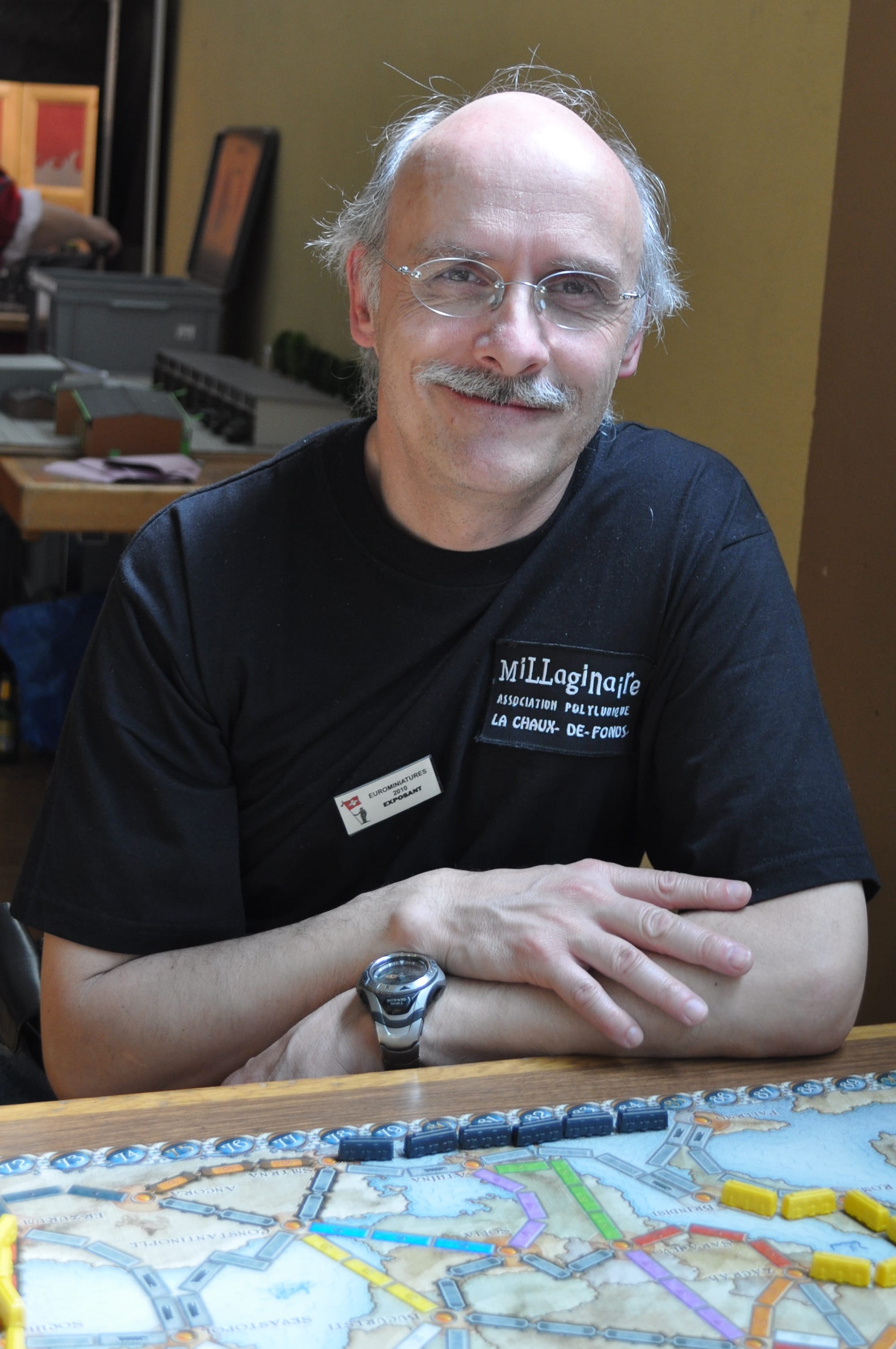 Membres de l'association et invités sur les stands