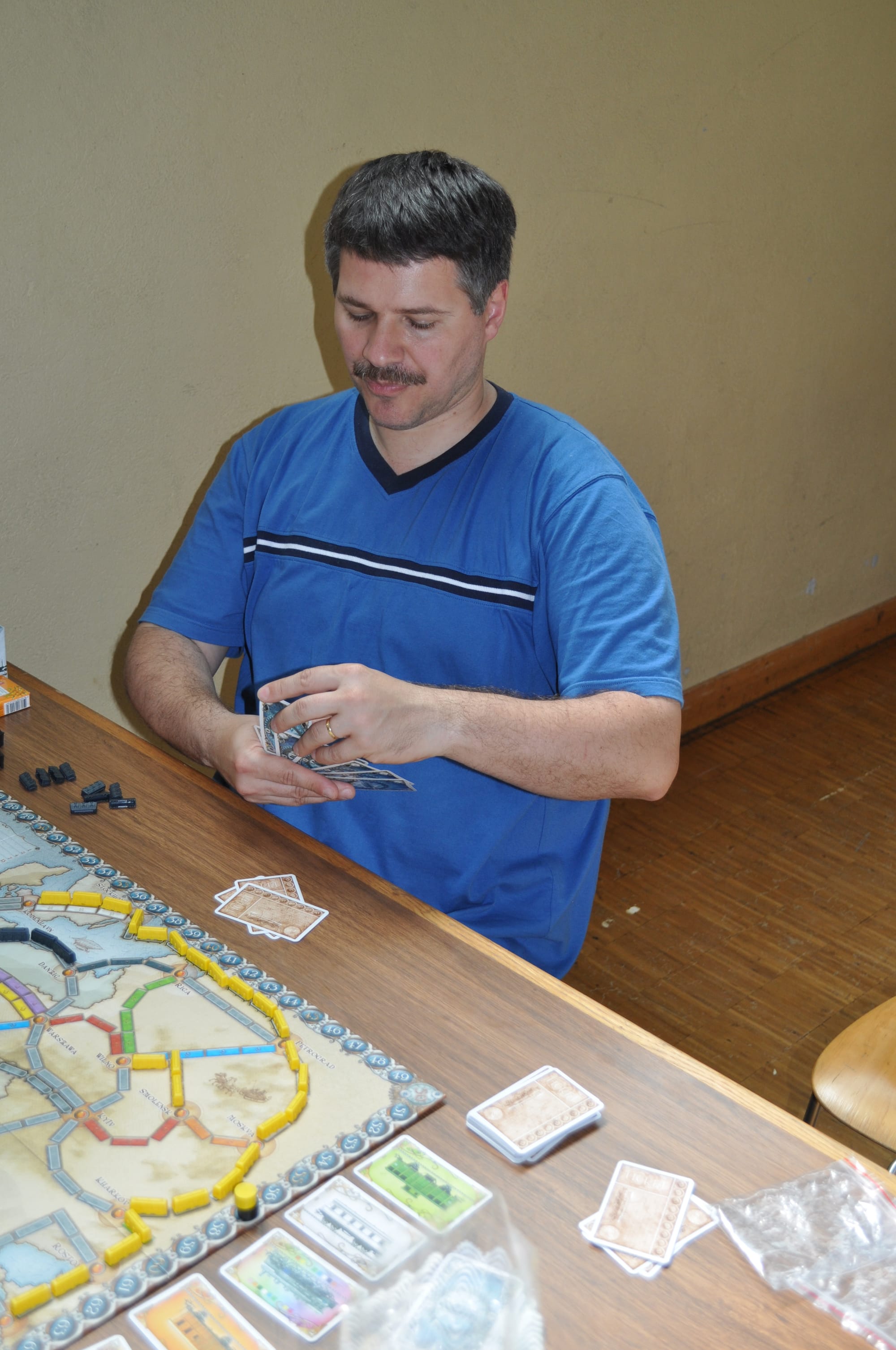 Membres de l'association et invités sur les stands